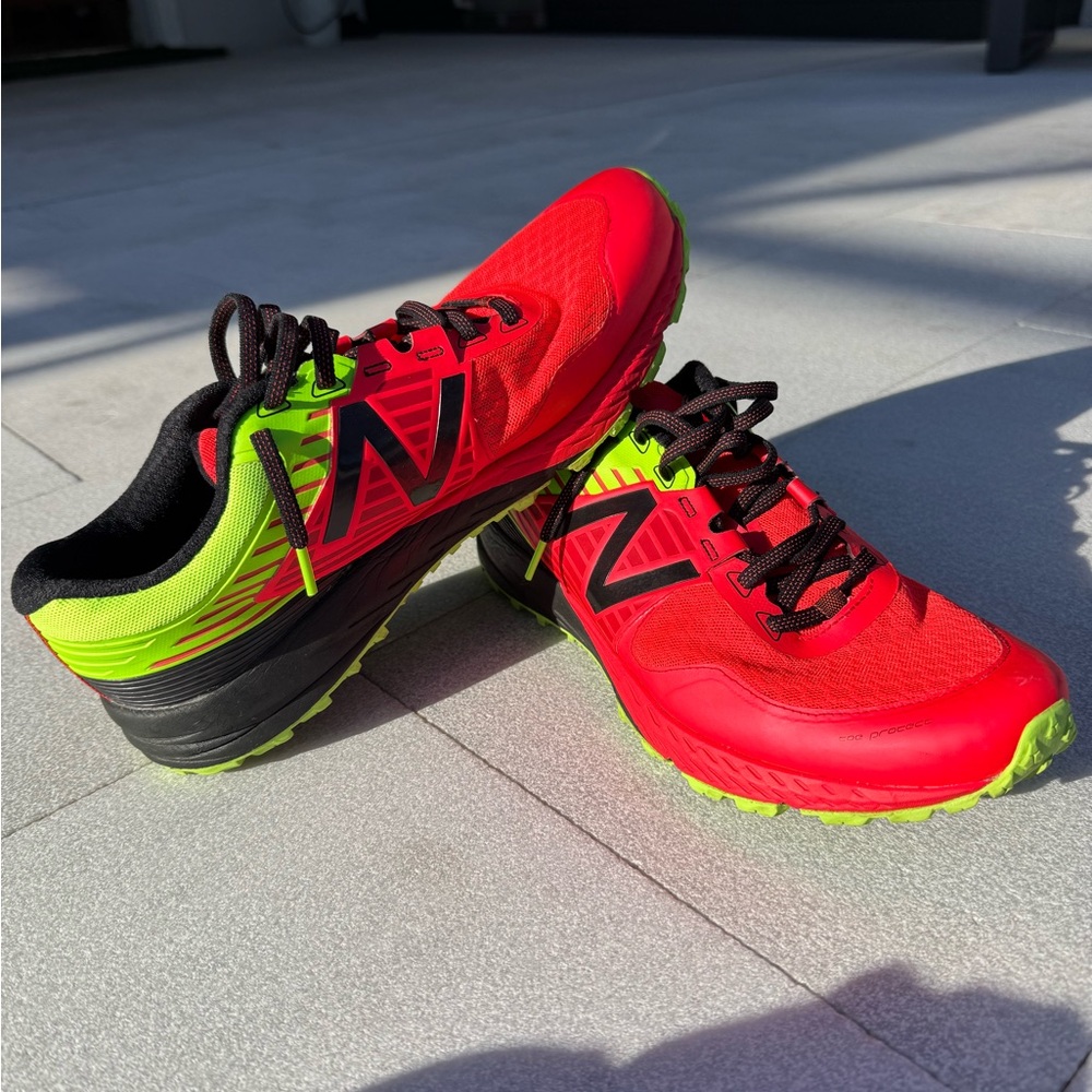 New Balance 910v4 Trail Running Shoes Men’s 10 Red Green Vibram Sole
